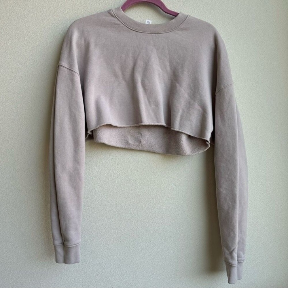 Alo Yoga Lavender Purple Long Sleeve Cropped Crewneck